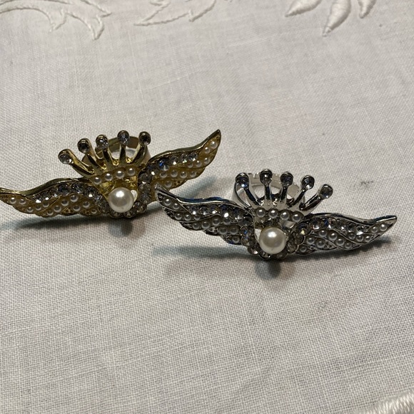 Pair crowned angel wing rings, adjustable sz., 1 st, 1 gt.    $20 - Picture 3 of 7